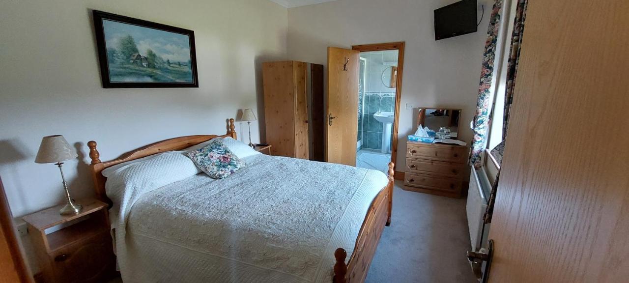 Cahergal Farmhouse B&B Newmarket-on-Fergus Exteriör bild