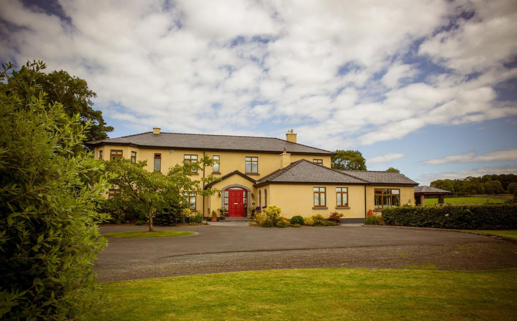 Cahergal Farmhouse B&B Newmarket-on-Fergus Exteriör bild